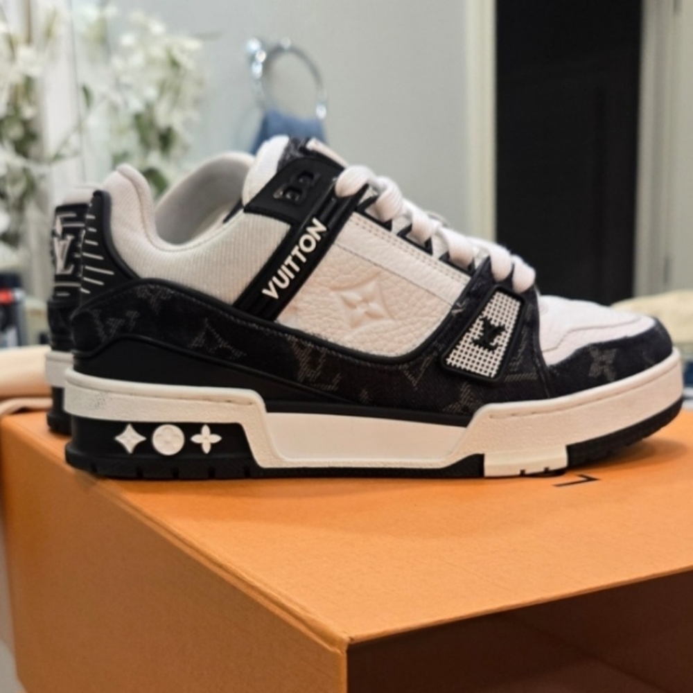 Louis Vuitton White and Gold Detail Sneaker